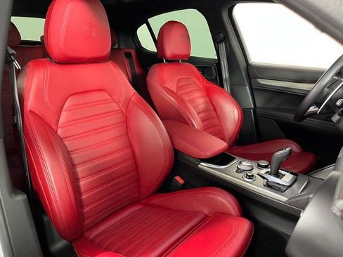 Used 2023 Alfa Romeo Stelvio Veloce image 44