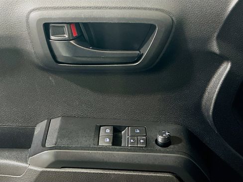 Used 2022 Toyota Tacoma SR w/ SR Convenience Package RWD image 13