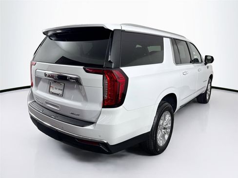 Used 2024 GMC Yukon XL SLT image 10