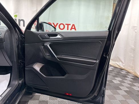 Used 2021 Volkswagen Tiguan SE R-Line image 10