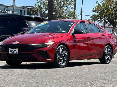 Certified 2025 Hyundai Elantra Sport image 8