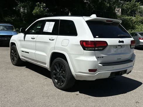 Used 2019 Jeep Grand Cherokee Altitude AWD/4WD image 24