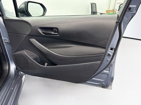 Used 2025 Toyota Corolla LE FWD image 31