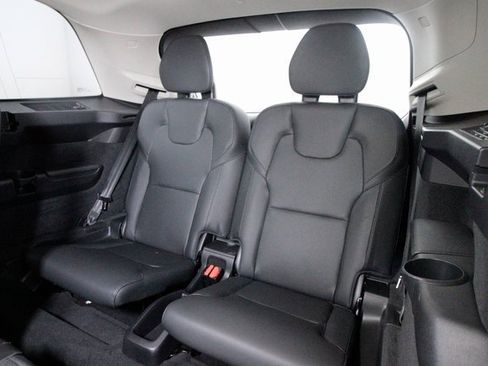 Certified 2025 Volvo XC90 B6 Plus w/ Protection Package Premier image 36