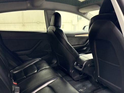 Used 2023 Tesla Model 3 Standard Range image 18