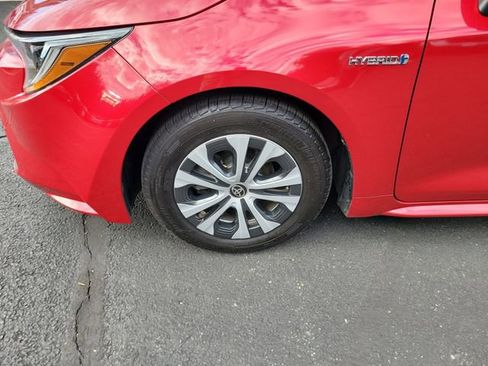 Used 2020 Toyota Corolla LE image 18