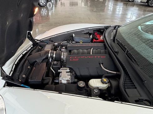 Used 2005 Chevrolet Corvette Coupe w/ Preferred Equipment Group RWD image 27