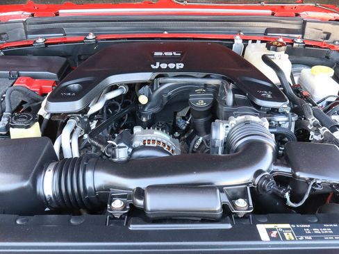 Used 2018 Jeep Wrangler Unlimited Sport S image 19