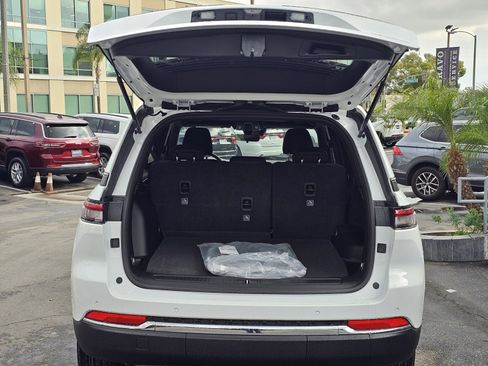 New 2025 Jeep Grand Cherokee Laredo X image 7