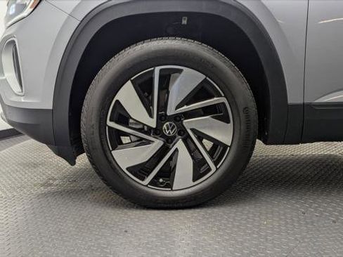 Used 2025 Volkswagen Atlas SE FWD image 31