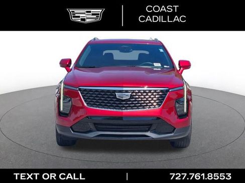 Used 2024 Cadillac XT4 Premium Luxury FWD image 2
