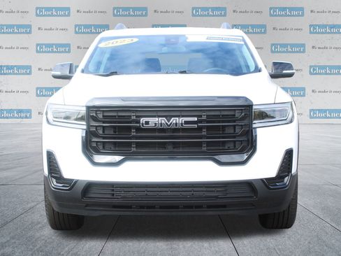 Used 2023 GMC Acadia SLE w/ Driver Convenience Package image 2