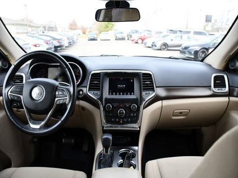 Used 2018 Jeep Grand Cherokee Laredo image 20