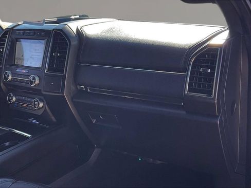 Used 2018 Ford Expedition Limited w/ Equipment Group 302A AWD/4WD image 27