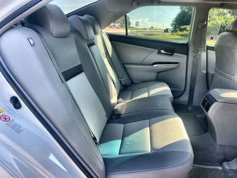 Used 2012 Toyota Camry XLE w/ Leather Pkg FWD image 14