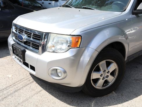 Used 2011 Ford Escape XLT FWD image 2