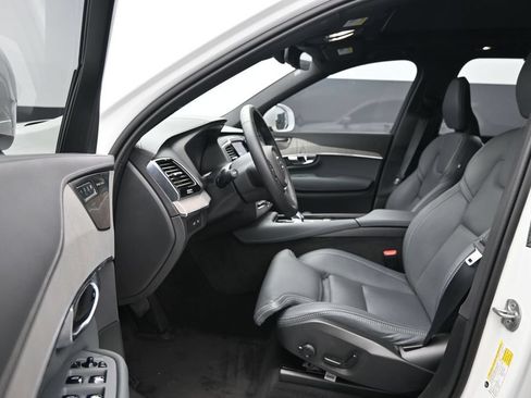 Certified 2025 Volvo XC90 T8 Ultra w/ Protection Package Premier AWD/4WD image 12