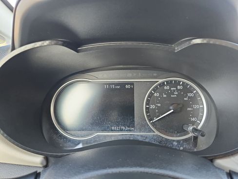 Used 2021 Nissan Versa SV image 29