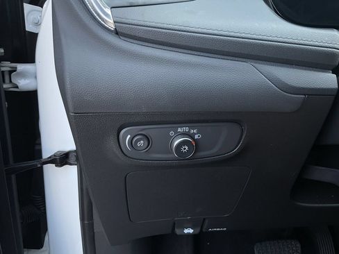 Used 2025 Buick Encore GX Preferred FWD image 19