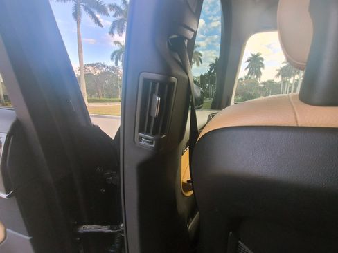 Used 2016 Volvo XC90 T6 Momentum image 27