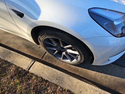 Used 2023 Tesla Model 3 Standard Range image 4