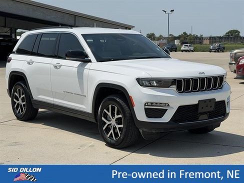 Used 2024 Jeep Grand Cherokee Limited w/ Trailer Tow Package AWD/4WD image 2