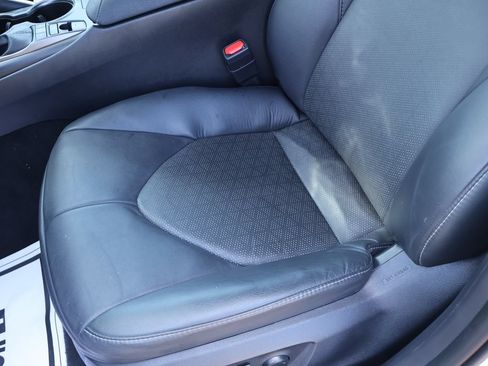 Used 2024 Toyota Camry XSE FWD image 17