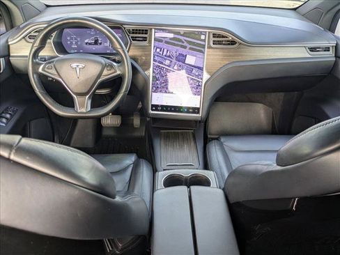Used 2016 Tesla Model X 75D image 17