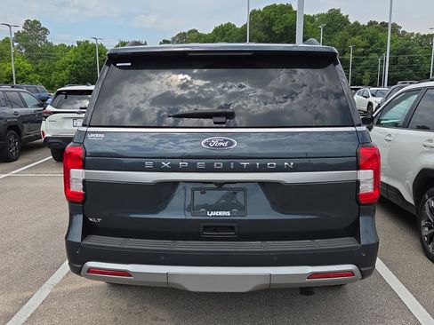Used 2024 Ford Expedition XLT RWD image 7