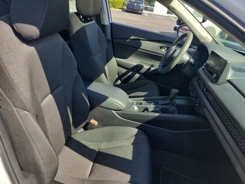 Certified 2025 Honda Accord SE image 6