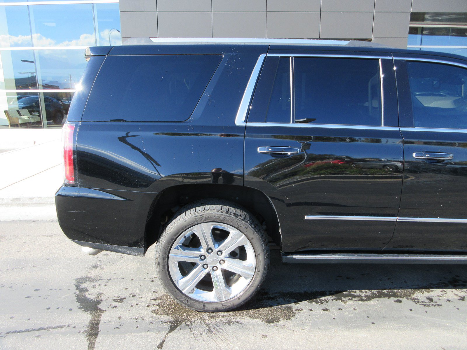 Used 2016 GMC Yukon Denali w/ Open Road Package AWD/4WD image 11