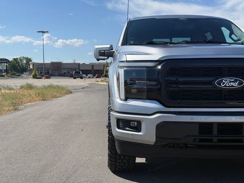 Used 2025 Ford F150 Lariat AWD/4WD image 4