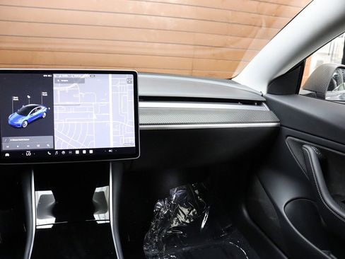 Used 2018 Tesla Model 3 Long Range image 37