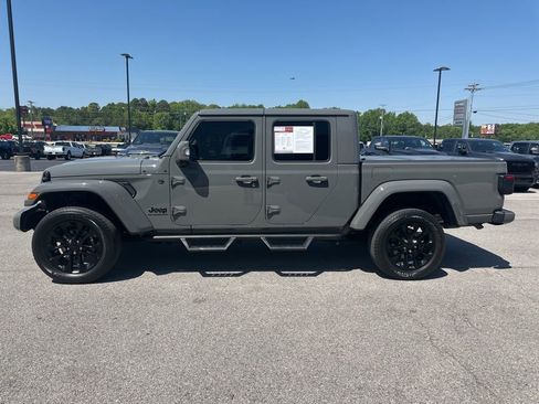 Used 2022 Jeep Gladiator Overland AWD/4WD image 5