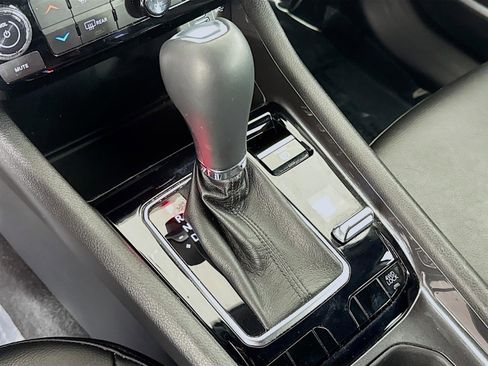 Used 2023 Jeep Compass Latitude image 18