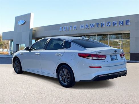 Used 2020 Kia Optima LX image 4