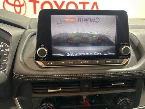 Used 2025 Nissan Rogue SV AWD/4WD image 27