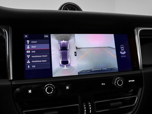 Certified 2025 Porsche Macan image 34