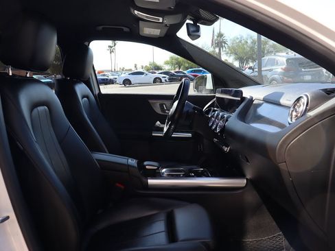 Used 2021 Mercedes-Benz GLA 250 w/ Premium Package image 35