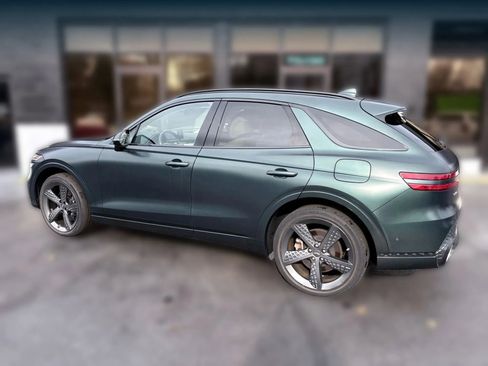 Used 2022 Genesis GV70 3.5T Sport w/ Sport Prestige Package image 3