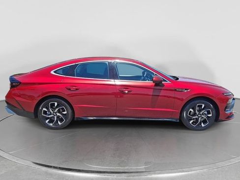 Used 2025 Hyundai Sonata SEL FWD image 9