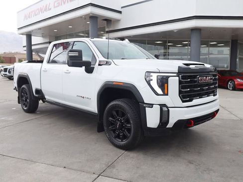 Used 2024 GMC Sierra 3500 AT4 w/ Technology Package AWD/4WD image 8