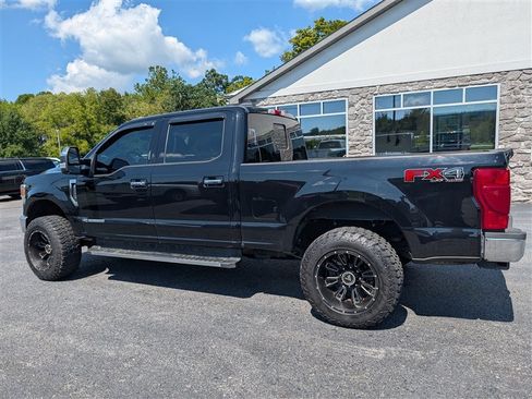Used 2022 Ford F250 XLT w/ XLT Premium Package AWD/4WD image 4