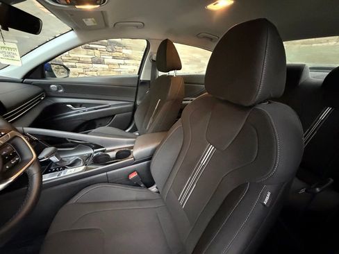 Certified 2023 Hyundai Elantra SEL w/ Convenience Package image 12