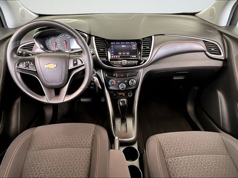 Used 2020 Chevrolet Trax LS w/ Tint and Cruise Package AWD/4WD image 7