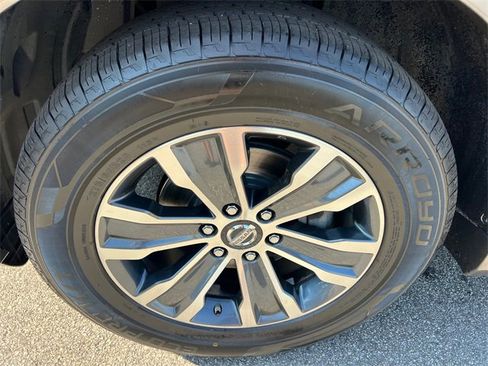 Used 2020 Nissan Armada SL w/ Premium Package image 11