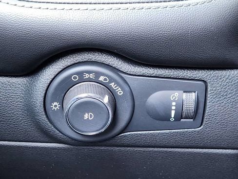 Used 2022 Dodge Durango GT RWD image 16