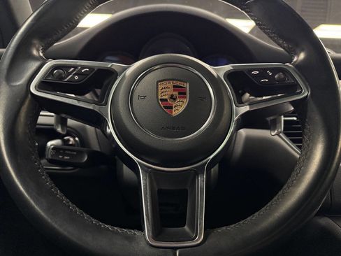 Used 2018 Porsche Macan S image 21
