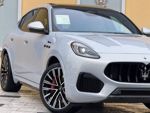 Used 2023 Maserati Grecale Modena AWD/4WD image 4