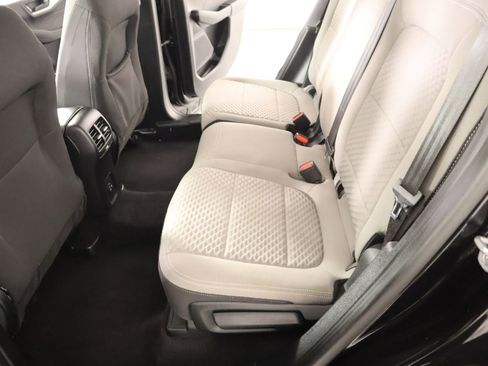 Used 2022 Ford Escape SE image 11